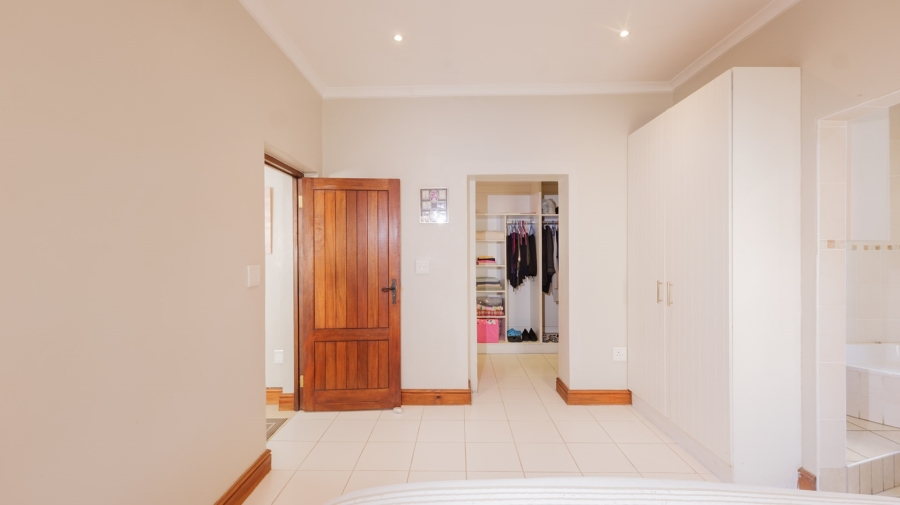 5 Bedroom Property for Sale in Bredasdorp Western Cape